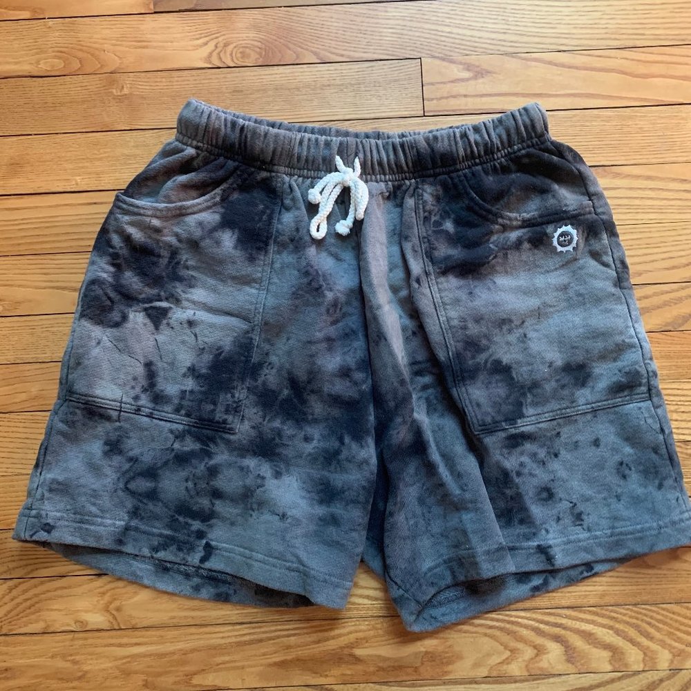 Big Bud Press SWEAT SHORTS - BLACK MAGIC WATERS